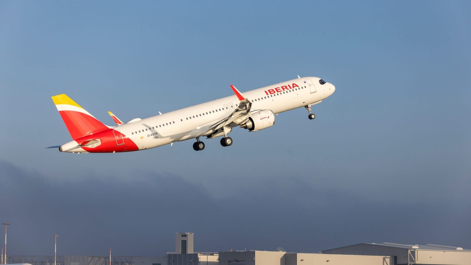 EASA, FAA address portable breathing equipment failures, including during an Iberia A321XLR bird strike Post image