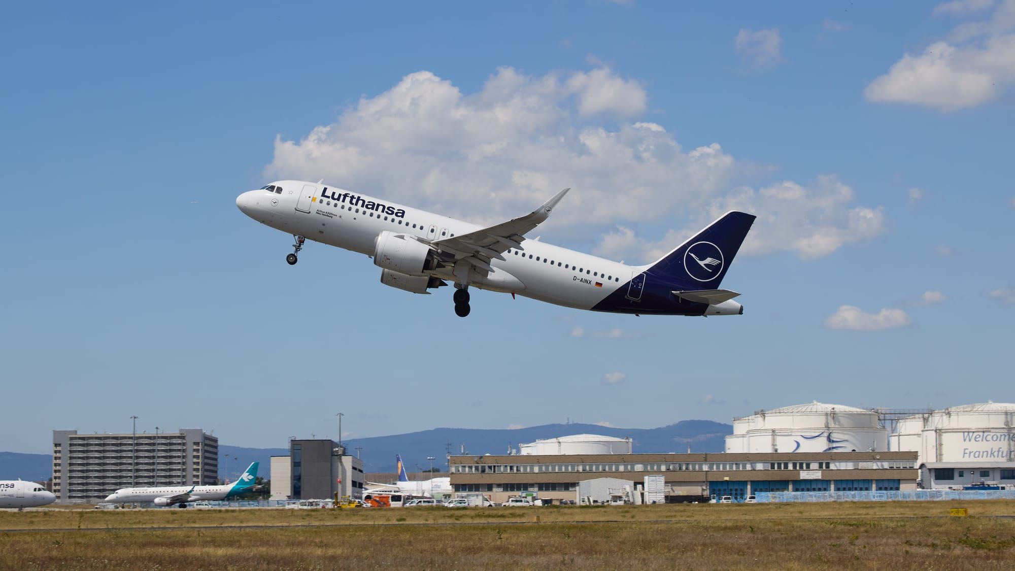 Lufthansa calls pilots’ strike ‘incomprehensible’ amid Iran conflict Post image