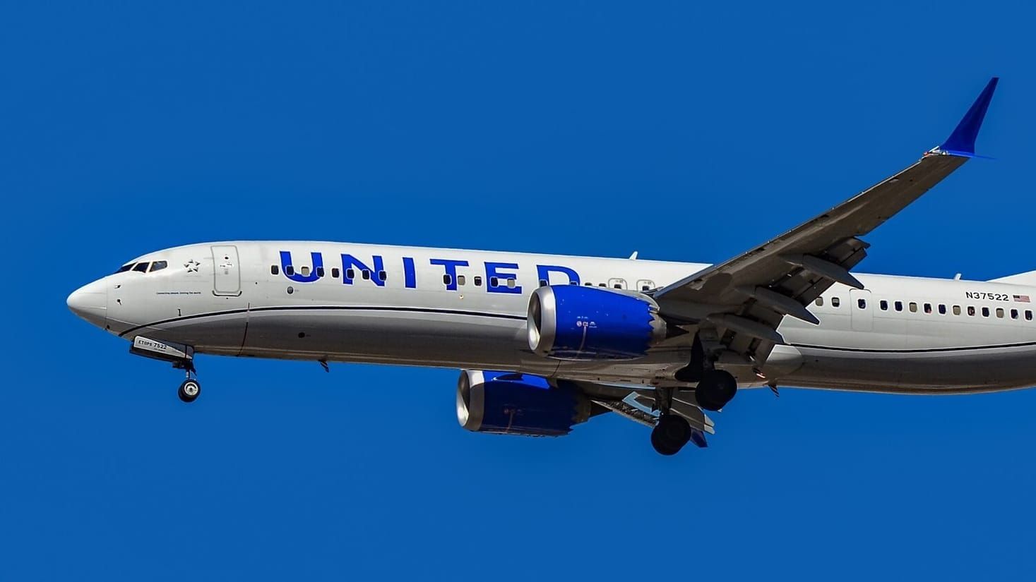 United Airlines sells, leases back 20 Boeing 737 MAX 9 in deal with SMBC Post feature image