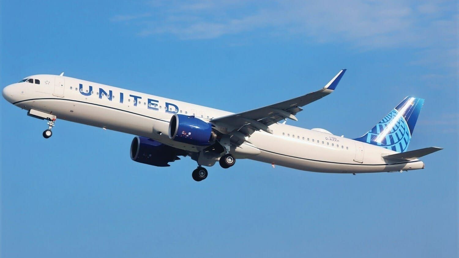 United Airlines taps ex-American CCO Vasu Raja as consultant for Kinective Media Post feature image