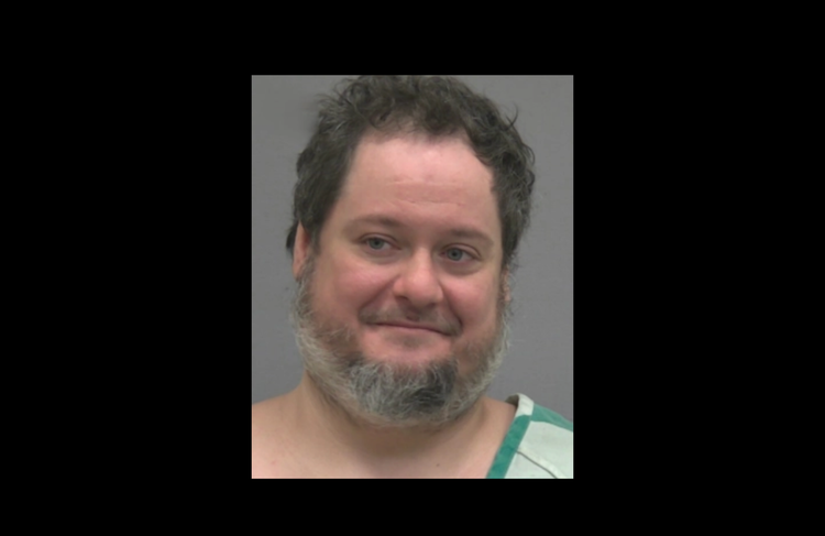 Man Who Greeted Electrician While Naked and Making Sexual Motions Avoids Indecent Exposure Conviction