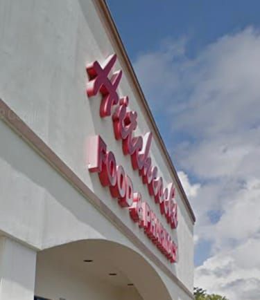 APD Responds to Armed Robbery at Hitchcock’s Supermarket