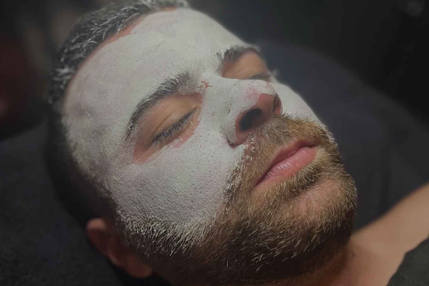 Limpieza facial hombres: cómo lavar tu cara correctamente, sin usar el jabón del cuerpo