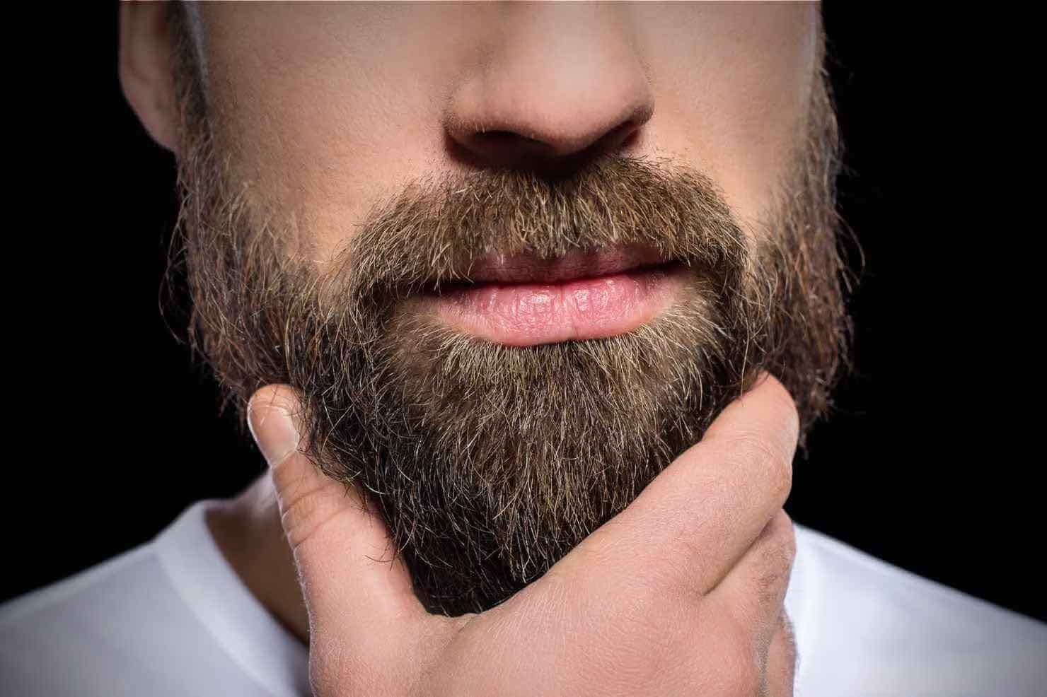 ¿El crecimiento de barba se incrementa con los años?