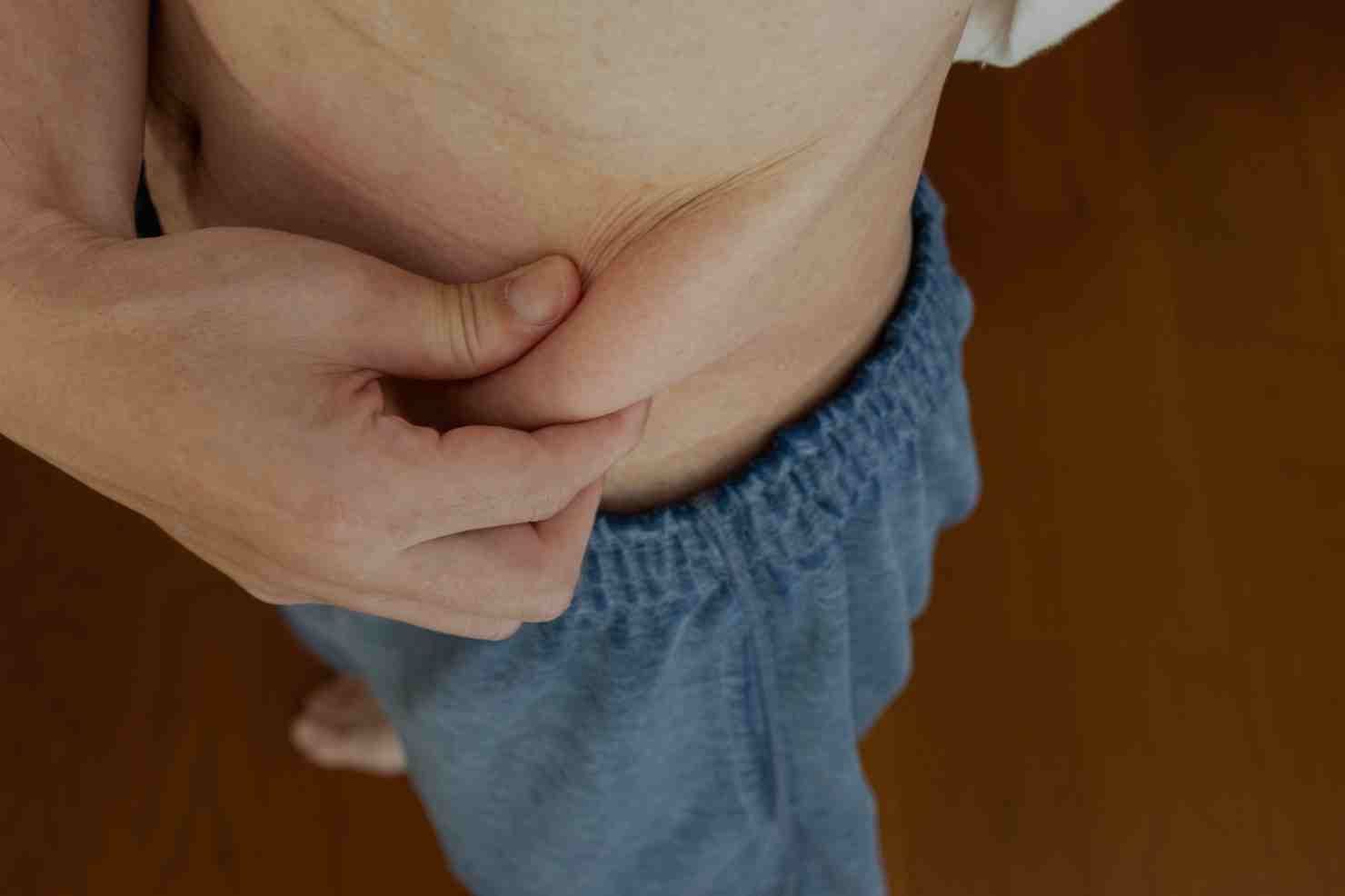 Eliminar grasa abdominal sin obsesionarte: estrategia realista