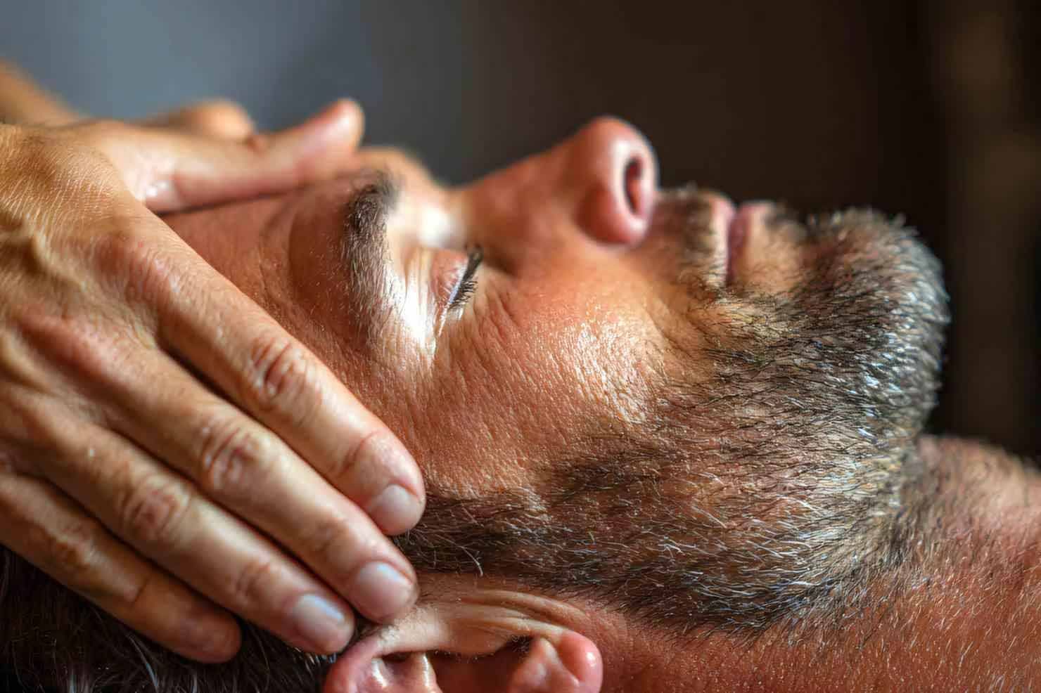 ¿Cuál es el mejor lugar para una limpieza facial masculina en el barrio de L’Eixample?