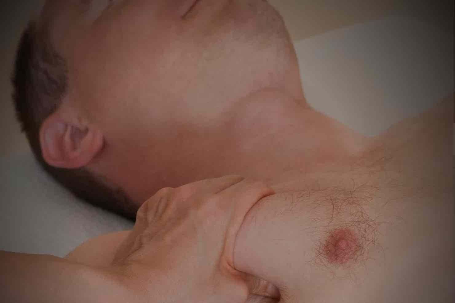 ¿Cómo reducir la grasa pectoral en hombres?