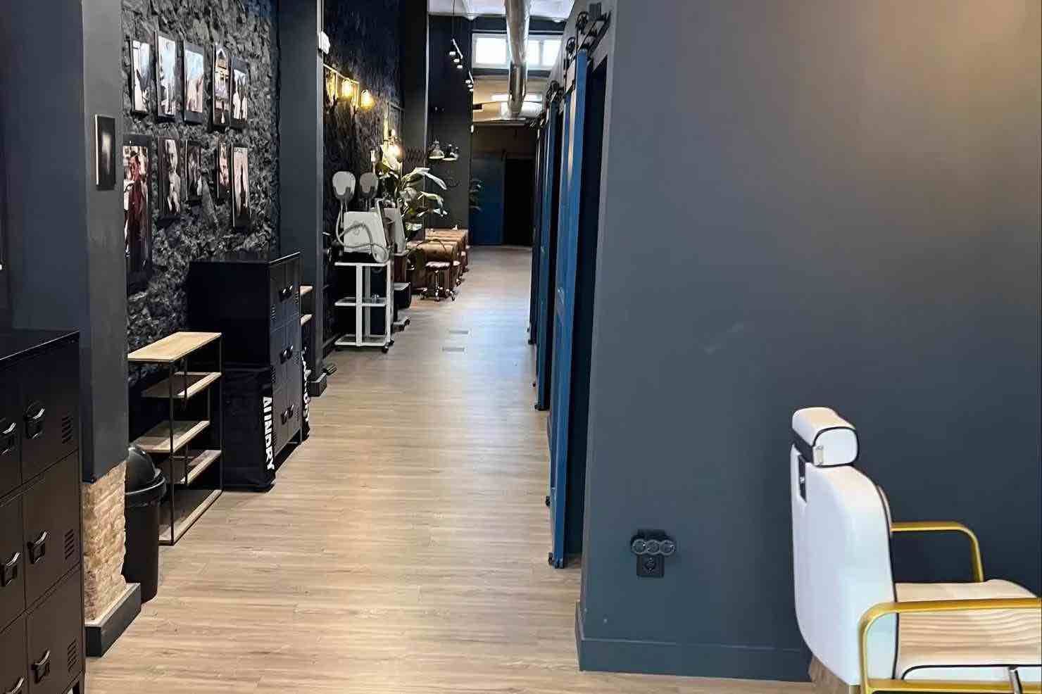 ¿Qué tecnología estética avanzada usan en los salones de Barcelona para hombres?