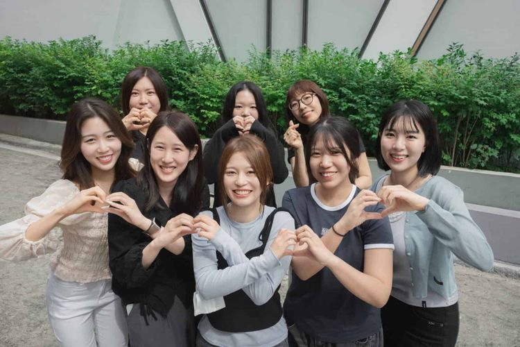 日本の急成長の背景には…結婚さえも早めたスーパーウーマンたちがいた