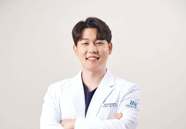 Dr. Kim Sung-ryong, CEO of Dental Down Dental... 'It was the right choice' Growing into an empathetic dental practice