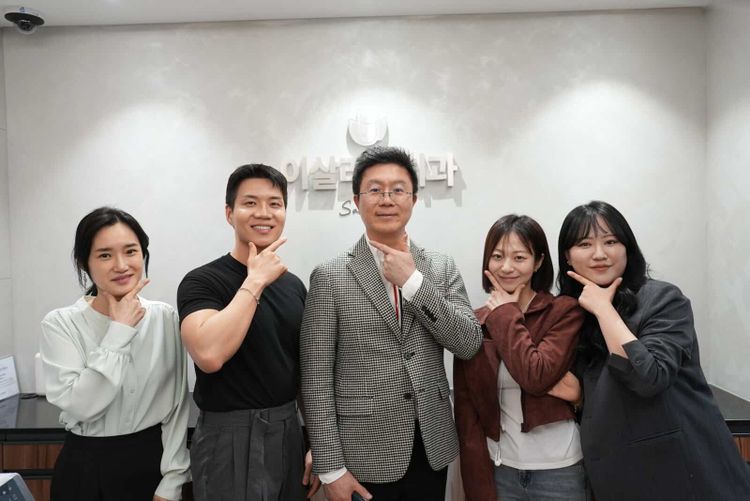 "医者が全部やってくれるから安心" "ミニッシュコミュニティに属している感じ"