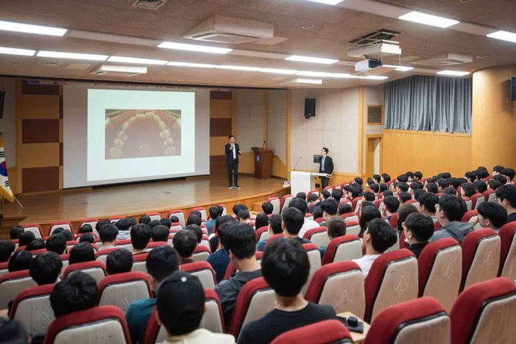 강정호 대표, 조선치대 명사초청 특강