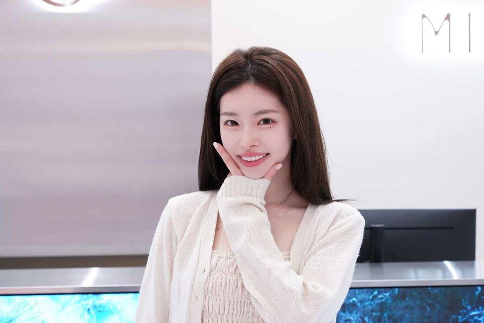 51만 팔로워가 극찬한 인플루언서 유혜원의 '미니쉬' 미소