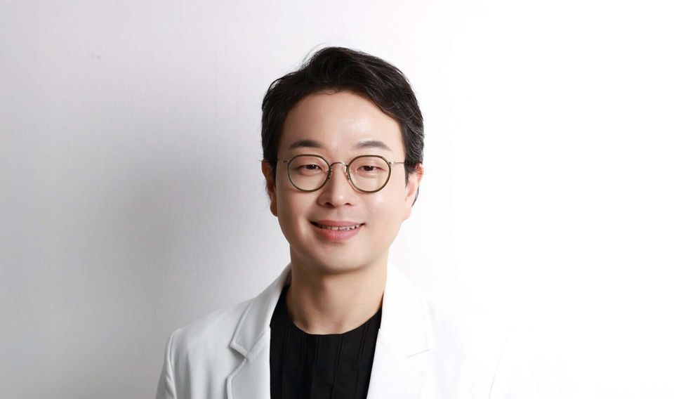 [Q&A] 치과의사들의 '미니쉬 주치의' 이상길 원장 "강정호 원장도 내 환자"