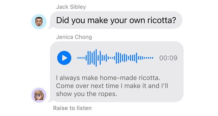 a screenshot of how live transcript works when sending a voice message