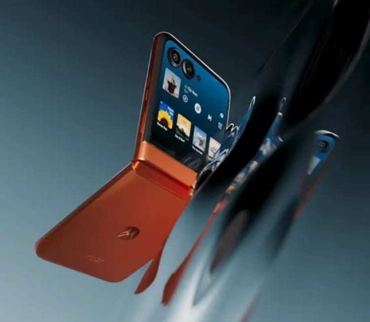 razr-50-design-2-durability-expandable-2-d-r5hm1axf.jpg