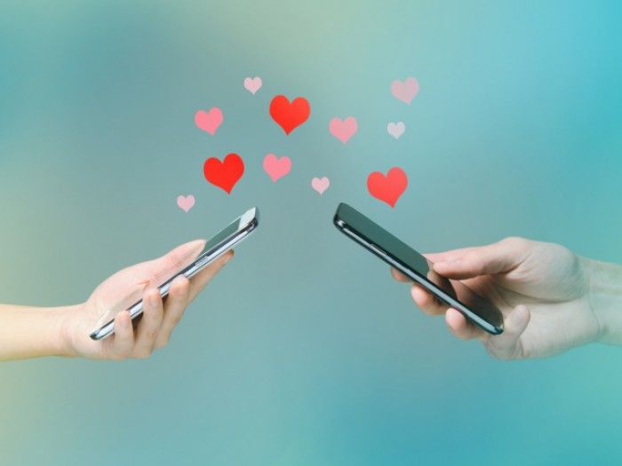 Top 5 Apps for Long-Distance Relationships