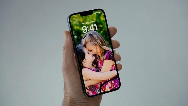 How to take a screenshot on iPhone 13
