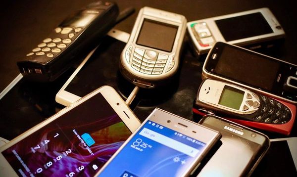 Can This Quiz Guess Your First Mobile Phone?