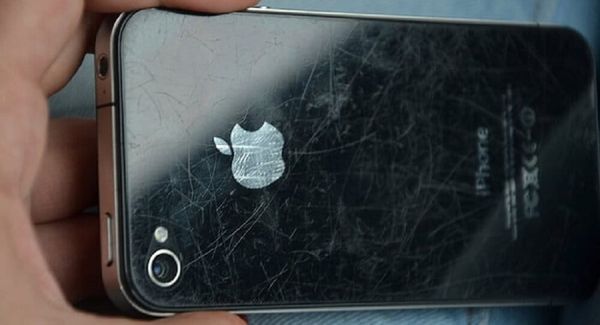 How to Remove Scratches From a Phone Screen