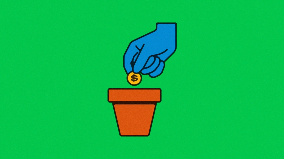 Easy ways to save money in college