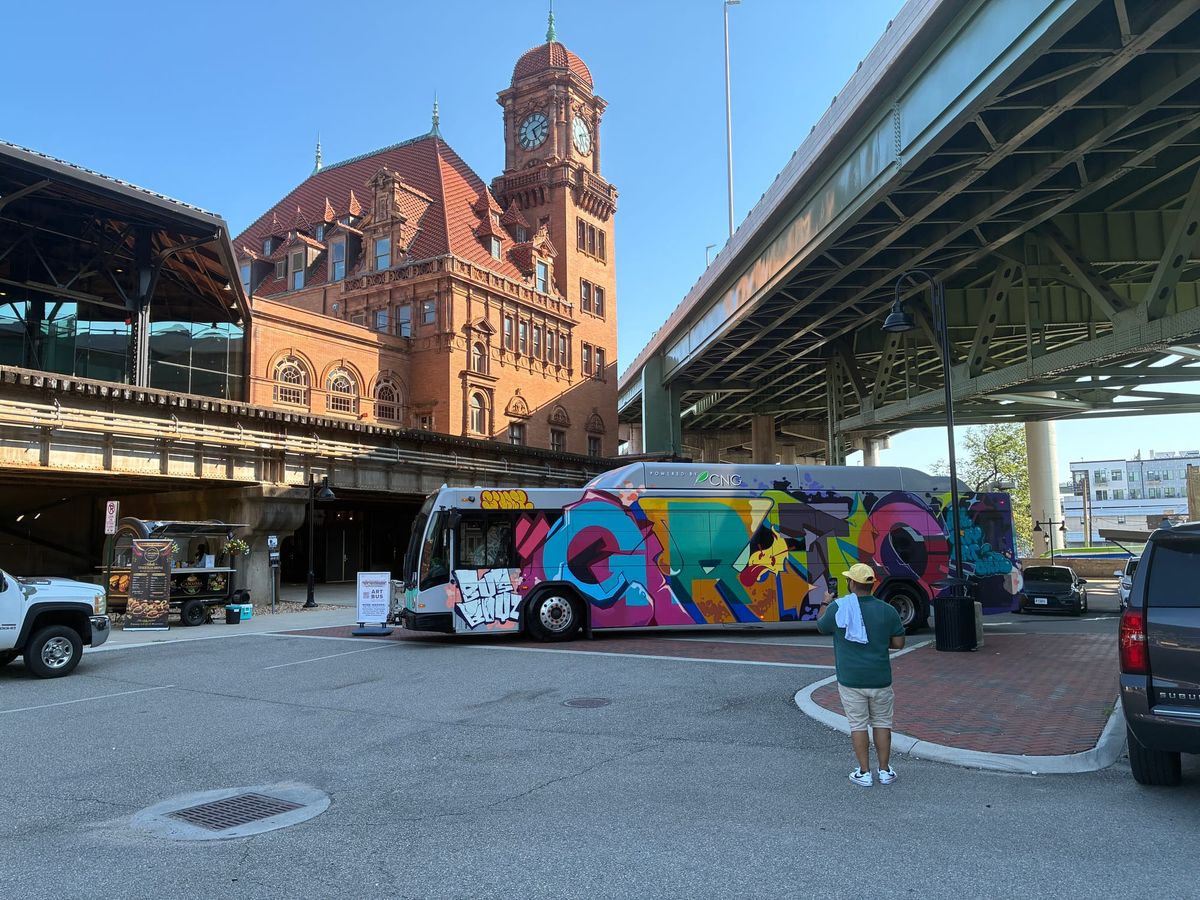 Artwork auction contributes to free bus rides throughout Henrico, region