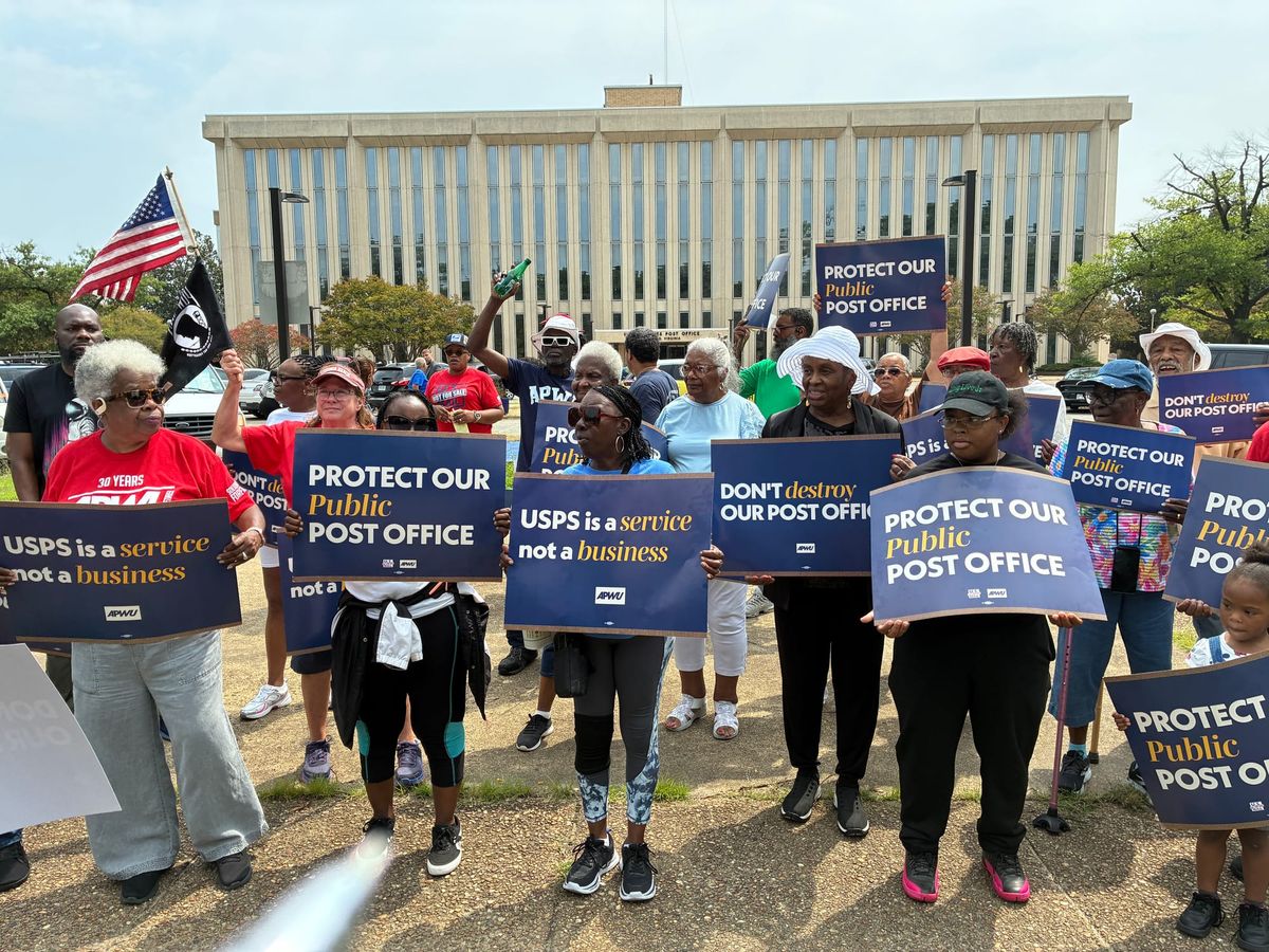 Henrico U.S. Post Office workers, retirees join nationwide rally for funding, protections for vote-by-mail