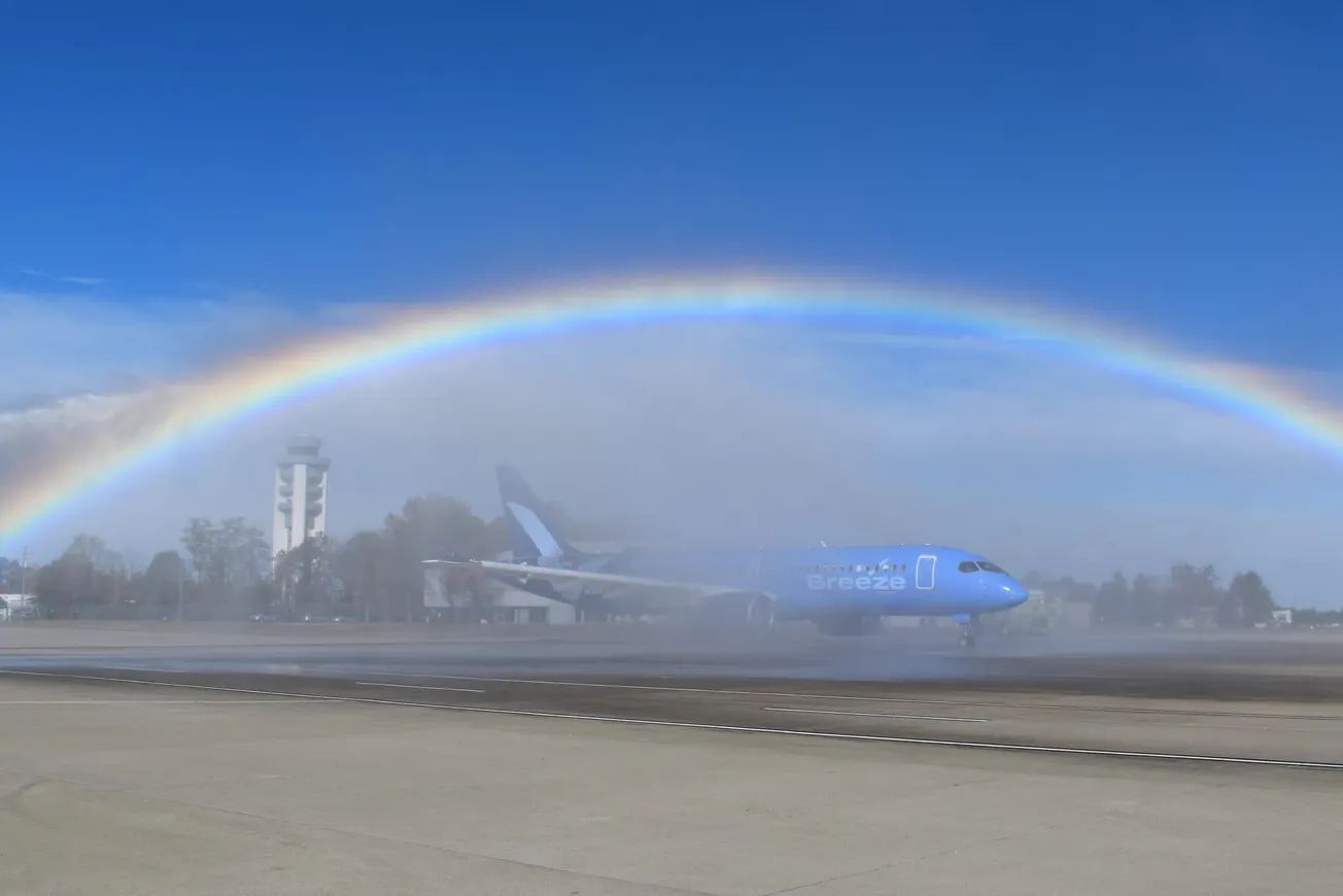 Breeze launches service between Richmond and Sarasota