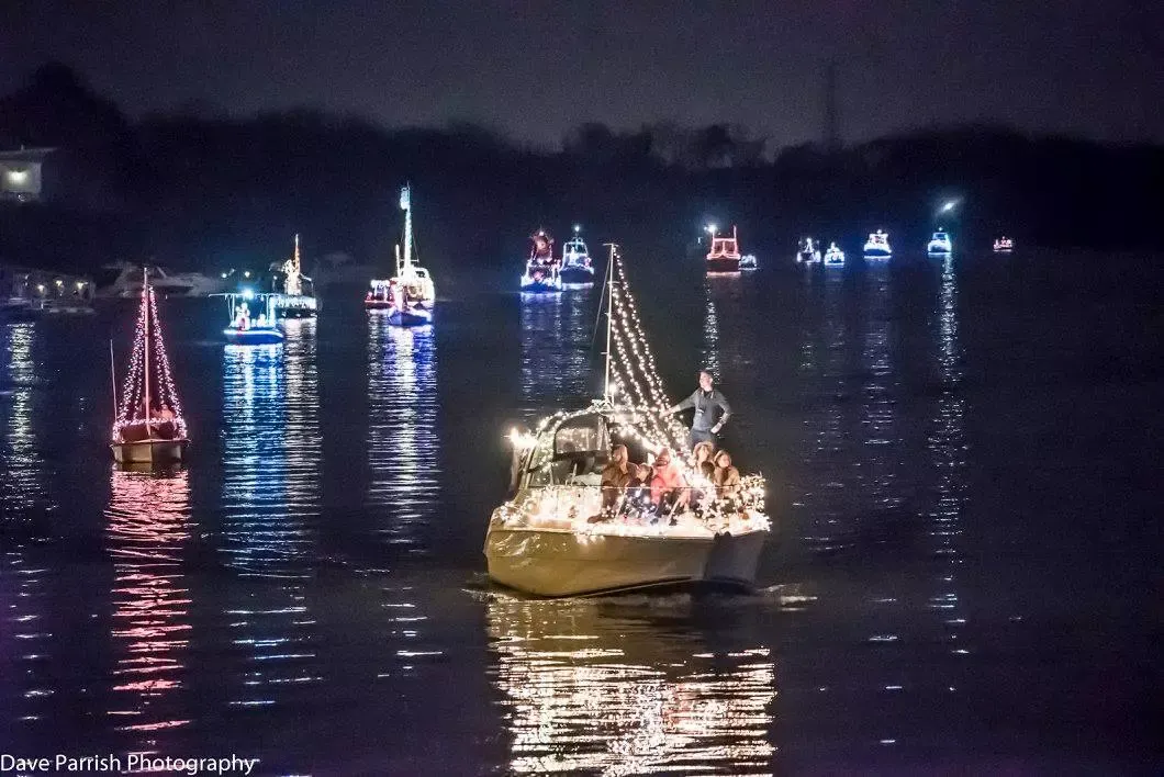 Parade of Lights this Saturday on James River to feature boats decked out for Christmas