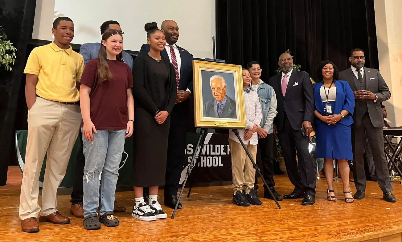 ‘Greatness can begin anywhere;’ Wilder Middle School unveils new portrait of former governor