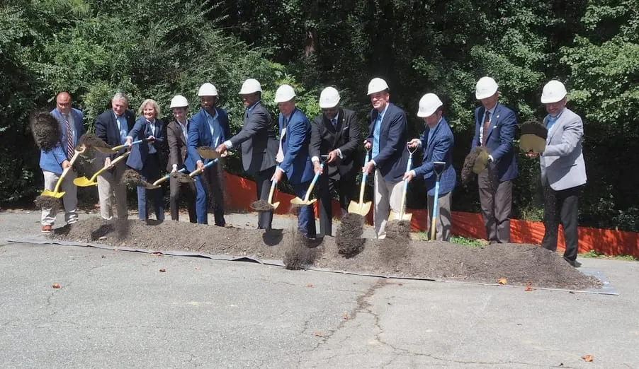 Warner's visit to affordable housing groundbreaking spotlights Henrico as innovative, national model