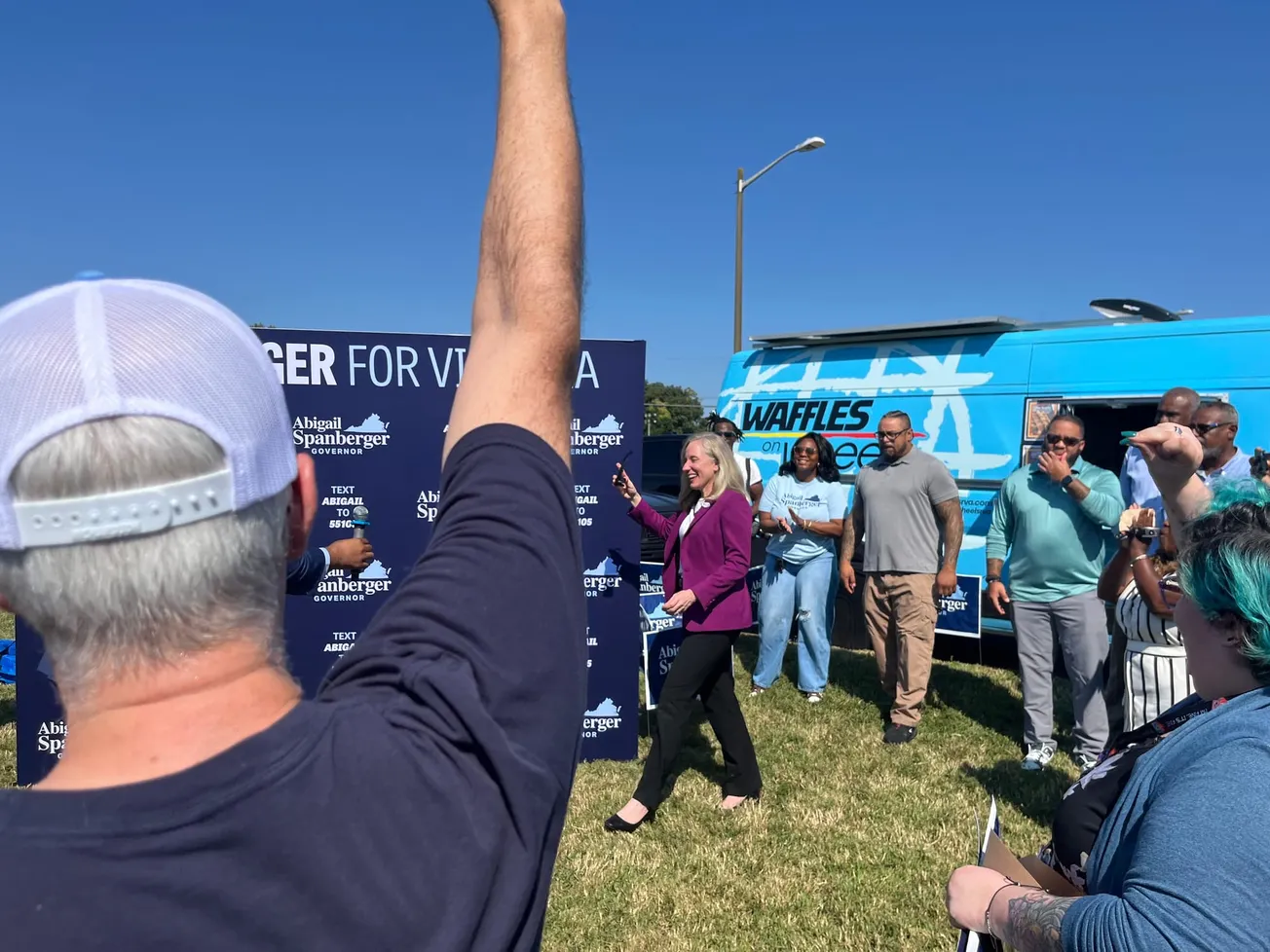 ‘Let your rage fuel you’: At Eastern Henrico campaign stop, Spanberger calls on voters to flip statewide seats