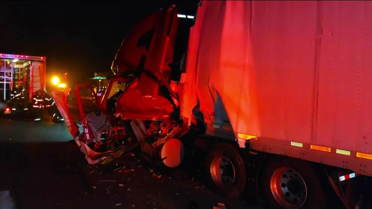 Tractor-trailer driver charged with reckless driving after 5-car crash on I-295 in Henrico