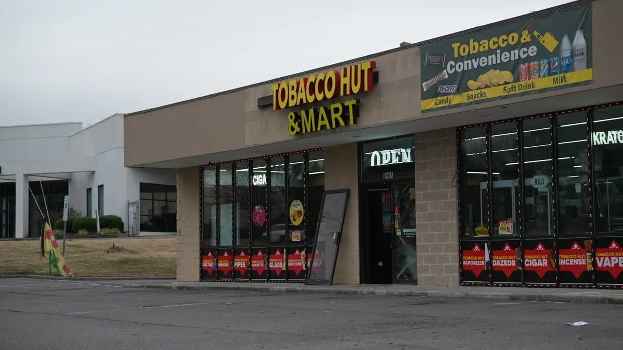 Suspects used car to break in to Western Henrico vape shop • Where you can take your Christmas tree for recycling in Henrico