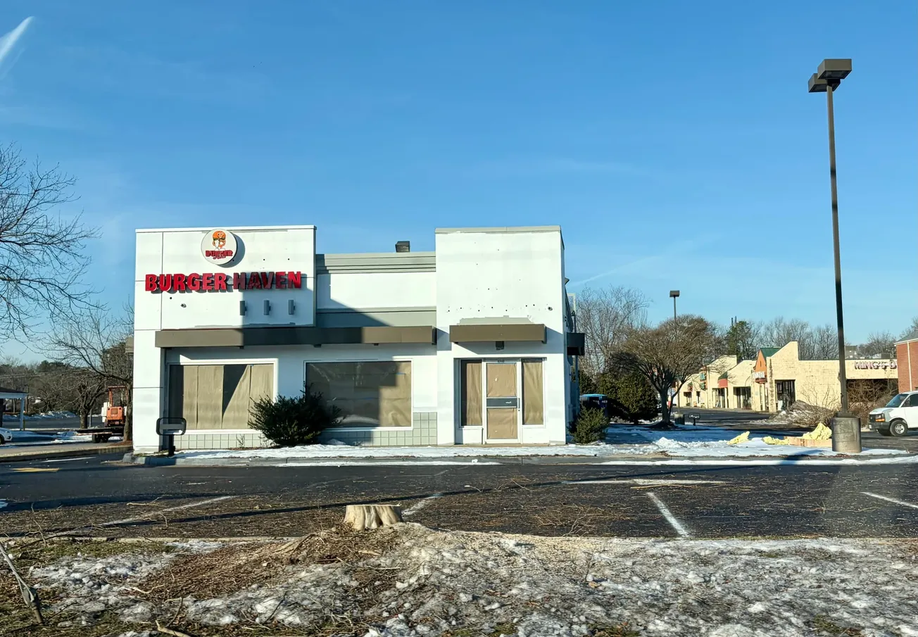 Northside burger wars brewing? Second new restaurant locating in same Henrico shopping center