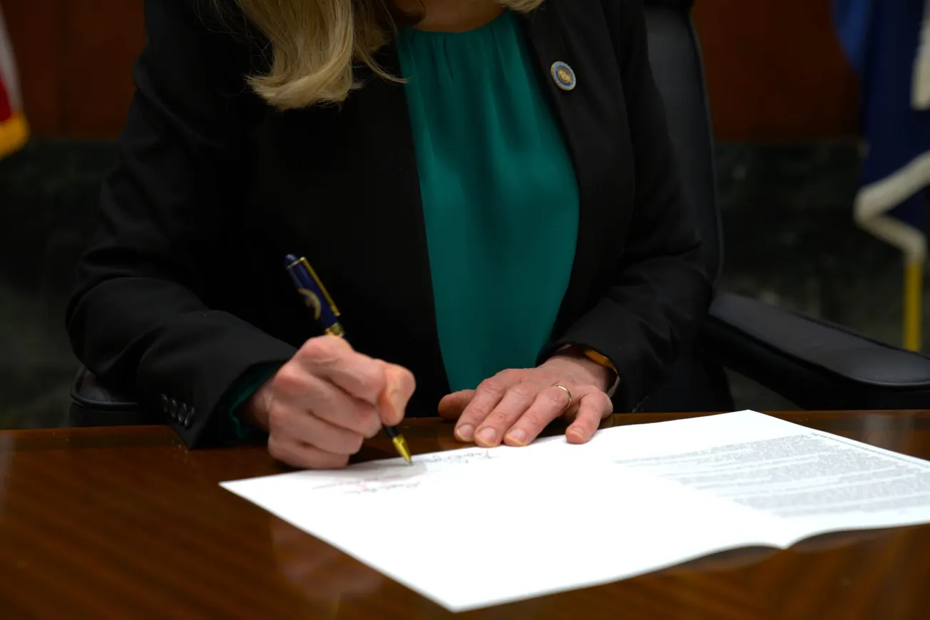 Spanberger signs bipartisan bills tied to billions in business investment across Virginia