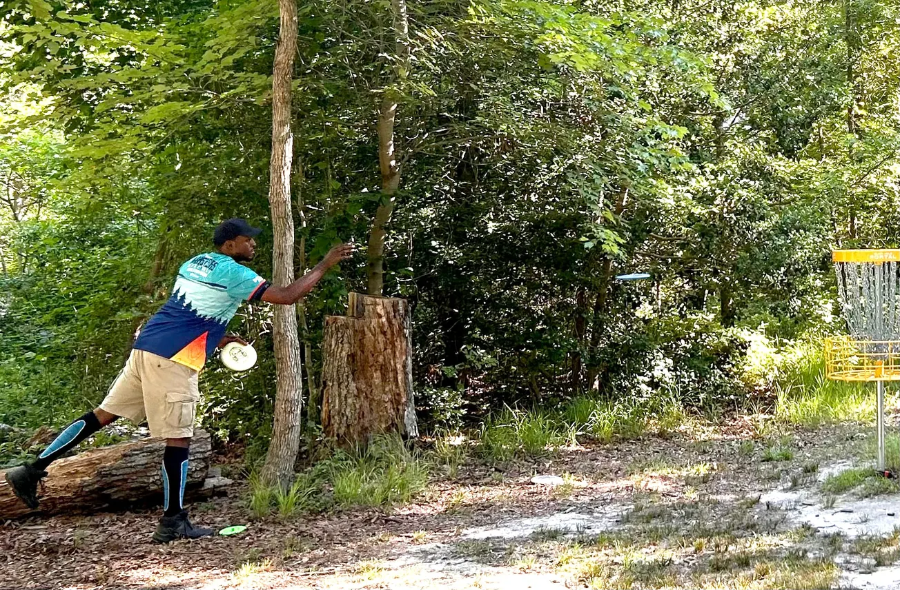 Local disc golfers find camaraderie, competition on the course