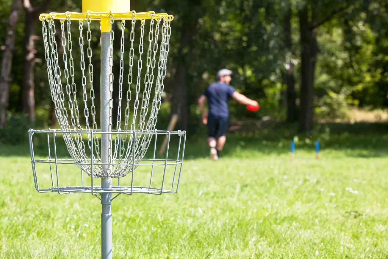 Local disc golfers find camaraderie, competition on the course