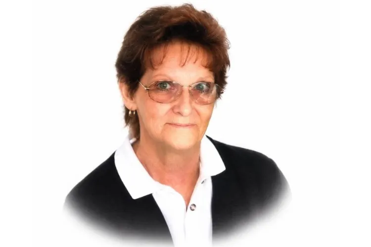 Obituary - Patricia Lewis