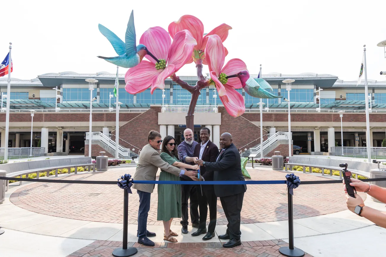 RIC officials dedicate inaugural   public, nature-inspired art
