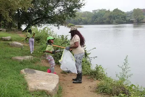 Volunteers collect hundreds of bags of trash during James River Regional Cleanup