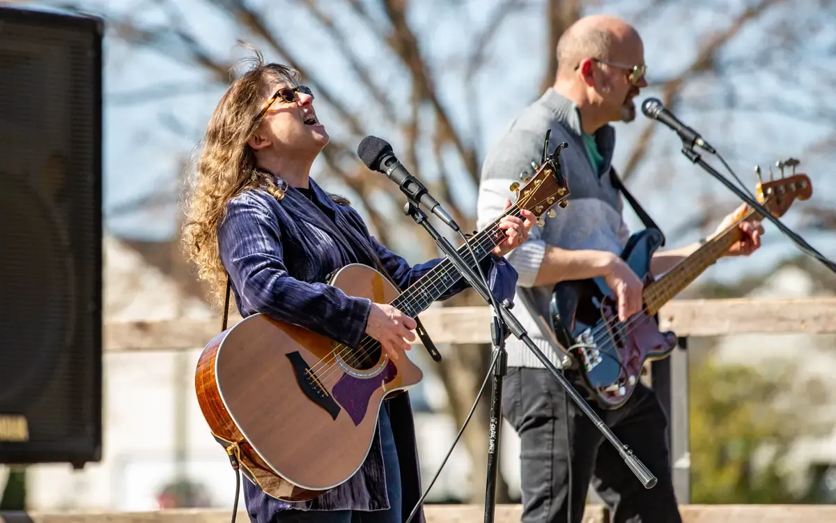 Greenbaum kicks off CACGA season with live performance