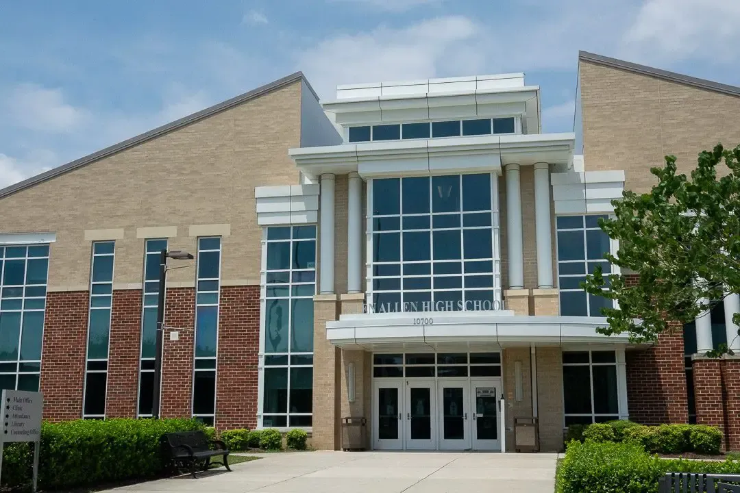 Glen Allen HS Choral Boosters to hold spring yard and art sale