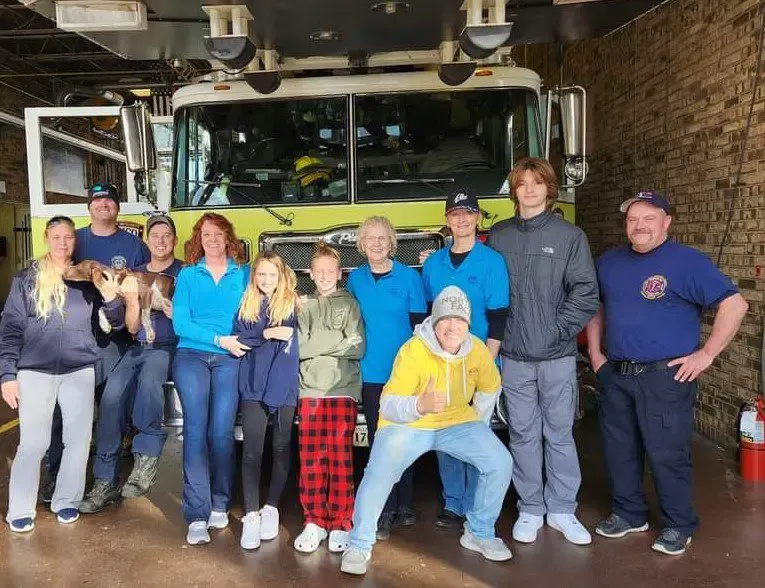 Richmond Elks Lodge delivers Thanksgiving dinners to Henrico fire stations