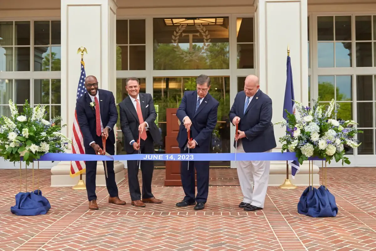 TowneBank dedicates new Short Pump location