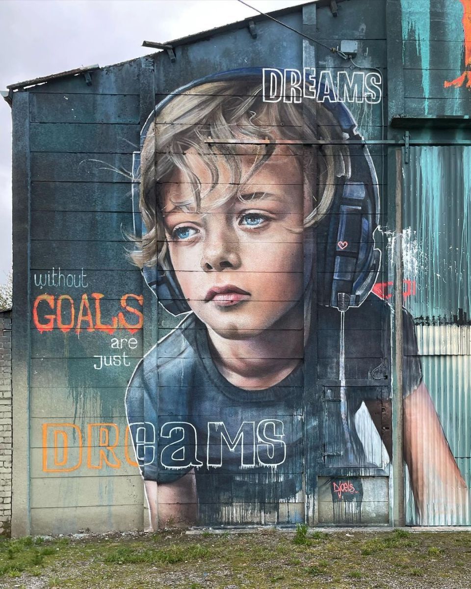 👓 Stuff #151 - league of pigs...