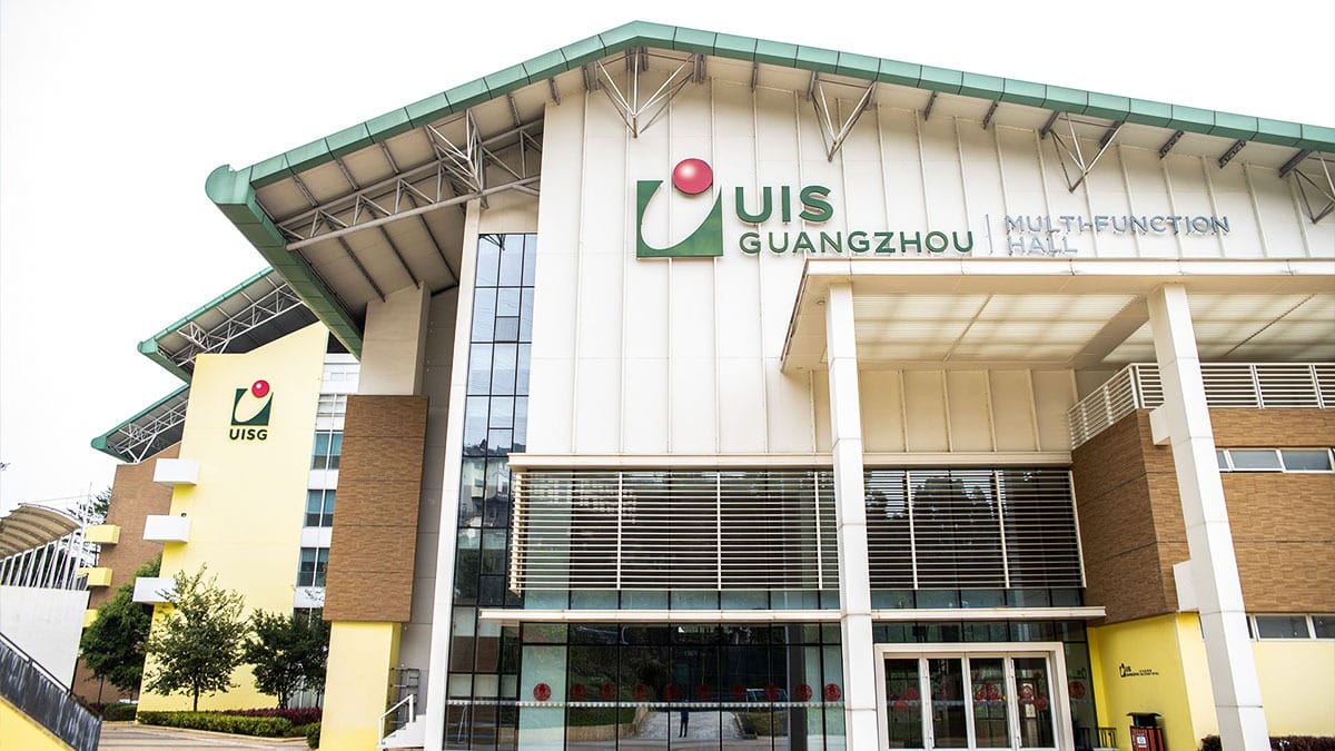 Utahloy International School Guangzhou main building with distinctive green roof design