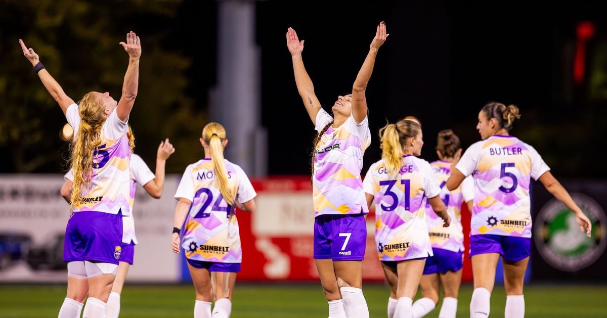 The Back Four: Playoffs, the coaching market, and Carolina