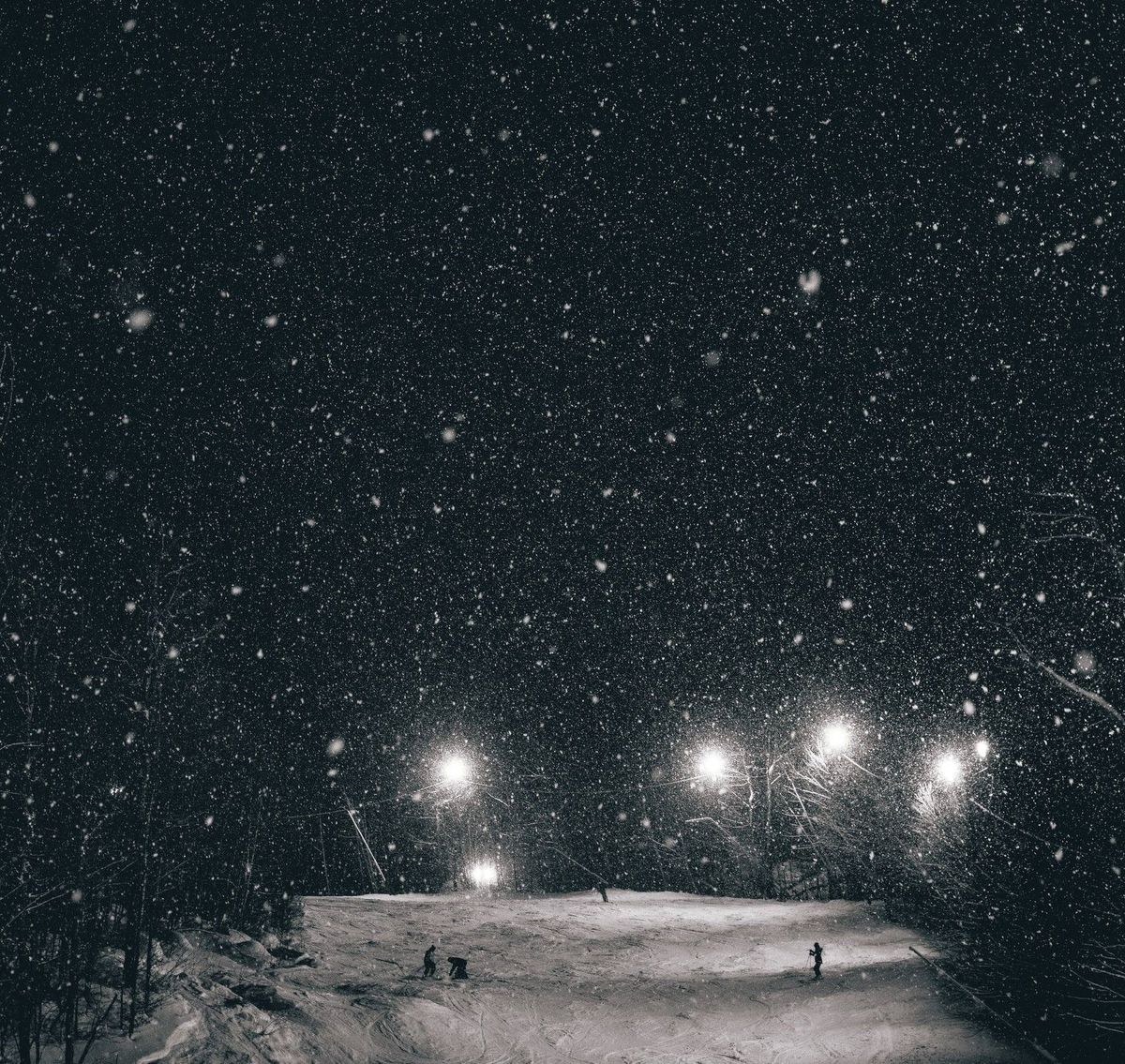 [Winter 2020] Flurries Amongst Moonlight