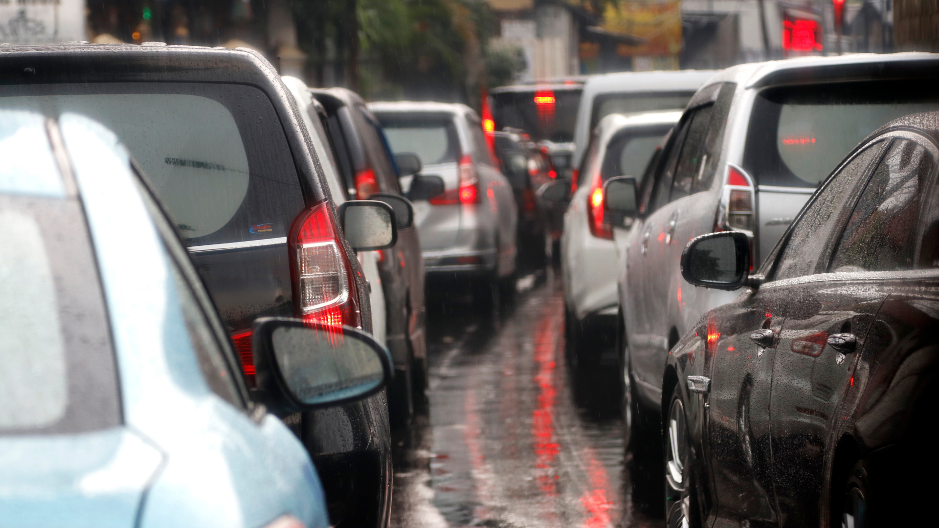 道路を増やしても、渋滞は減らない。熊本が直面する「車社会の構造的限界」と、住まいから解くソフト施策の可能性